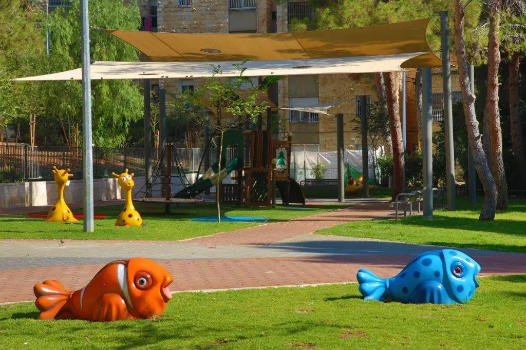 גן אפרסמון בירושלים - תמונה 2
