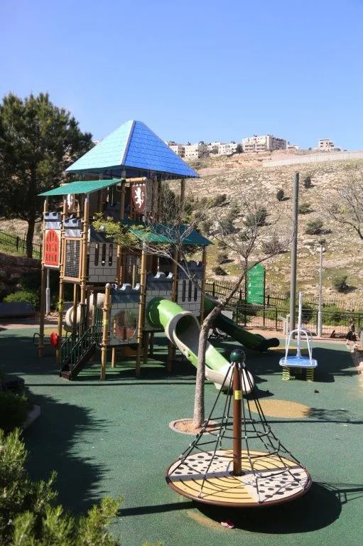גן מרכזי זווין בירושלים - תמונה 2