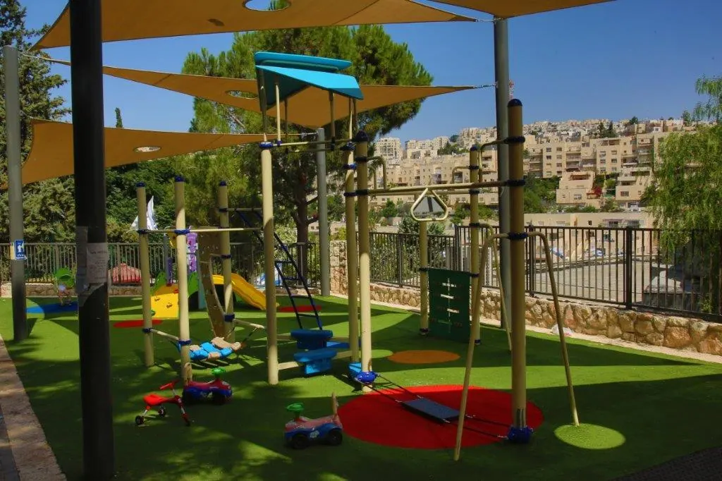 גן משחקים - צונדק בירושלים - תמונה 2